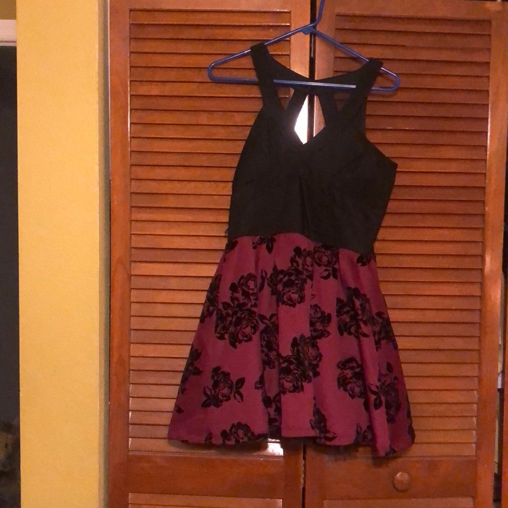 Burgundy homecoming/ prom dress